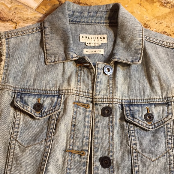 Bullhead Denim Co. regular fit jean vest/Aztec art - Picture 2 of 8